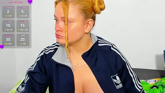 Snapshot of Cherrysweetyx chatting on February 19, 2026, 12:34 pm Cherrysweetyx online show from February 19, 2026, 12:34 pm