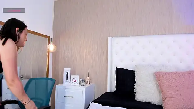 Lucy Lu17 online show from November 7, 2025, 3:23 pm