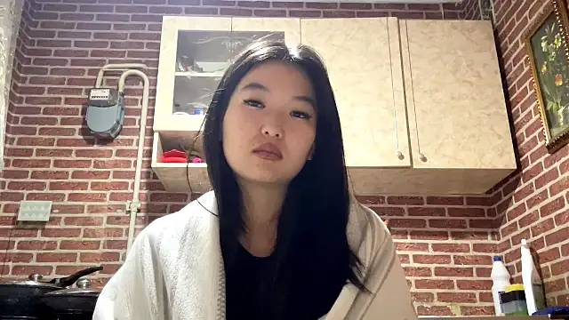 Snapshot of EmmaLeexth chatting on February 11, 2026, 2:11 pm EmmaLeexth online show from February 11, 2026, 2:11 pm