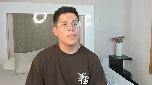 Snapshot of davidcruz16 chatting on October 11, 2025, 3:17 am davidcruz16 online show from October 11, 2025, 3:17 am