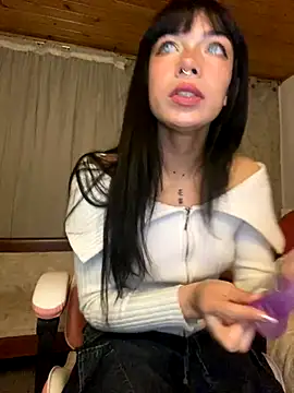 ninacaat online show from September 25, 2025, 12:14 am