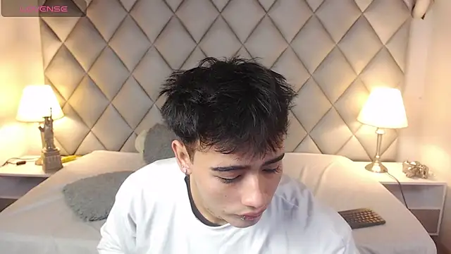 Snapshot of Clement_Reyes chatting on September 18, 2025, 12:18 pm Clement Reyes online show from September 18, 2025, 12:18 pm