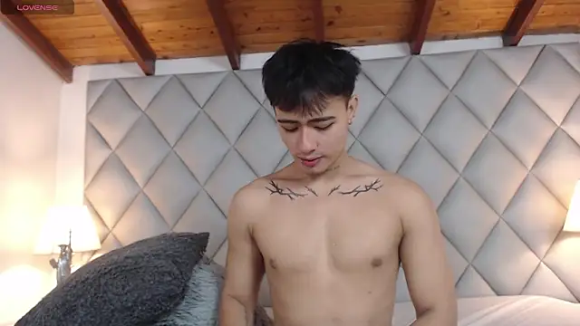 Snapshot of Clement_Reyes chatting on September 27, 2025, 12:54 pm Clement Reyes online show from September 27, 2025, 12:54 pm