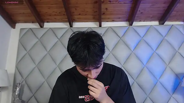 Snapshot of Clement_Reyes chatting on November 2, 2025, 1:13 pm Clement Reyes online show from November 2, 2025, 1:13 pm