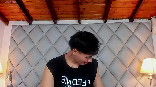 Snapshot of Clement_Reyes chatting on November 19, 2025, 1:11 pm Clement Reyes online show from November 19, 2025, 1:11 pm