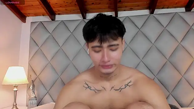 Snapshot of Clement_Reyes chatting on November 21, 2025, 12:37 pm Clement Reyes online show from November 21, 2025, 12:37 pm