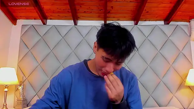 Snapshot of Clement_Reyes chatting on December 4, 2025, 7:33 pm Clement Reyes online show from December 4, 2025, 7:33 pm