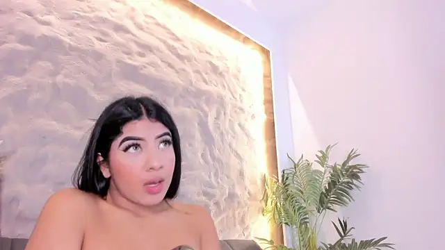 Snapshot of Naomy_gyal chatting on February 24, 2026, 6:50 pm Naomy gyal online show from February 24, 2026, 6:50 pm