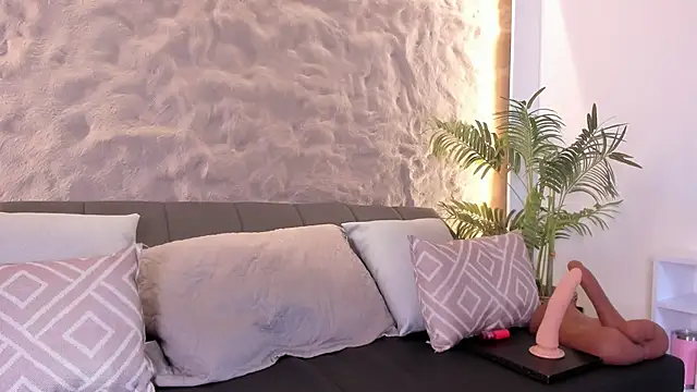 Snapshot of Naomy_gyal chatting on February 26, 2026, 7:24 pm Naomy gyal online show from February 26, 2026, 7:24 pm