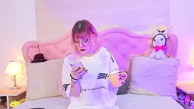 Snapshot of Rossiie_Hunt_ chatting on November 26, 2025, 6:09 pm Rossiie Hunt online show from November 26, 2025, 6:09 pm