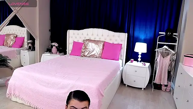 Vanilux Butter online show from October 15, 2025, 12:05 pm