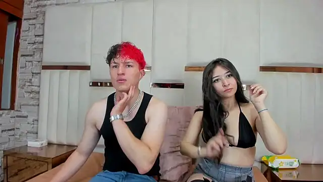 Snapshot of ANLLELOAndANGELA chatting on October 21, 2025, 5:46 pm ANLLELOAndANGELA online show from October 21, 2025, 5:46 pm