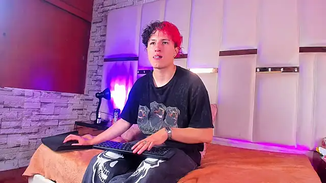 Snapshot of ANLLELOAndANGELA chatting on November 25, 2025, 4:40 pm ANLLELOAndANGELA online show from November 25, 2025, 4:40 pm