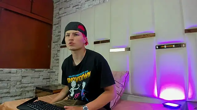 Snapshot of ANLLELOAndANGELA chatting on December 3, 2025, 5:22 pm ANLLELOAndANGELA online show from December 3, 2025, 5:22 pm