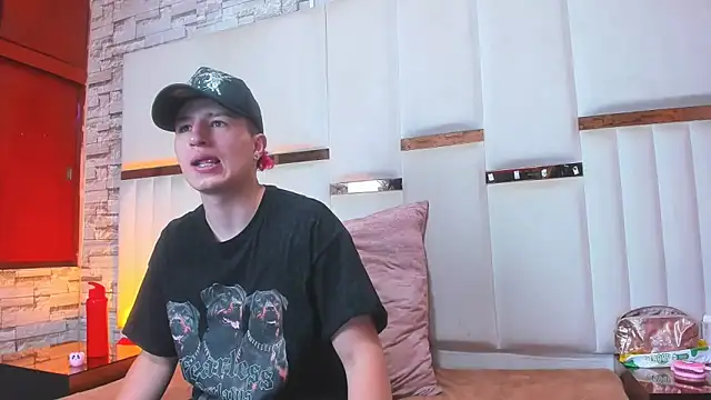 Snapshot of ANLLELOAndANGELA chatting on December 15, 2025, 4:55 pm ANLLELOAndANGELA online show from December 15, 2025, 4:55 pm