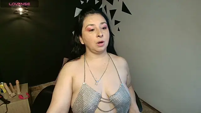 AgataThompson  online show from October 13, 2025, 8:53 pm