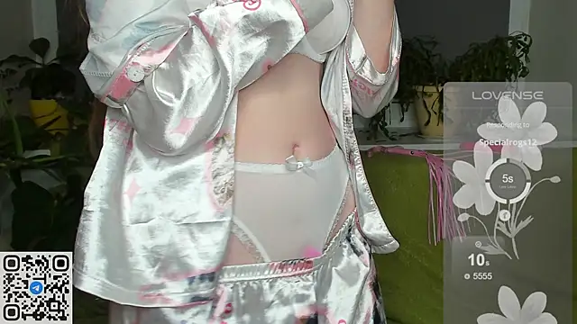 RitaSweety18 online show from November 12, 2025, 7:03 pm