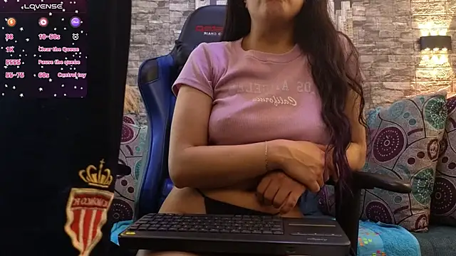 afrodita aares online show from December 19, 2025, 7:54 pm