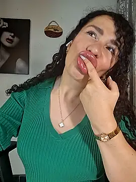 Snapshot of Lina_444 chatting on January 14, 2026, 2:06 am Lina 444 online show from January 14, 2026, 2:06 am