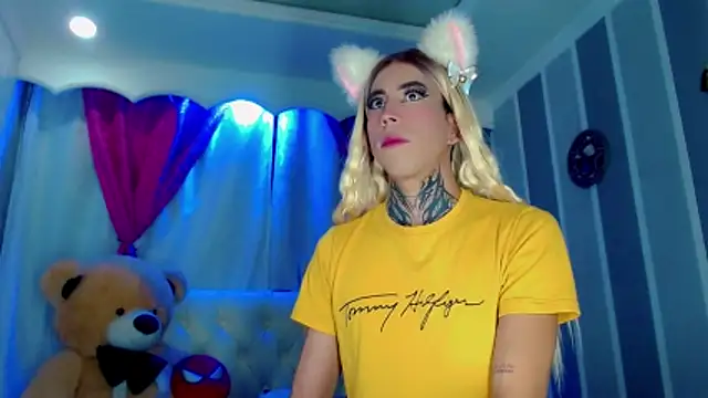 Julia Bulette1 online show from March 16, 2026, 1:22 am