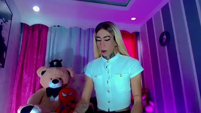 Julia Bulette1 online show from March 27, 2026, 1:11 pm