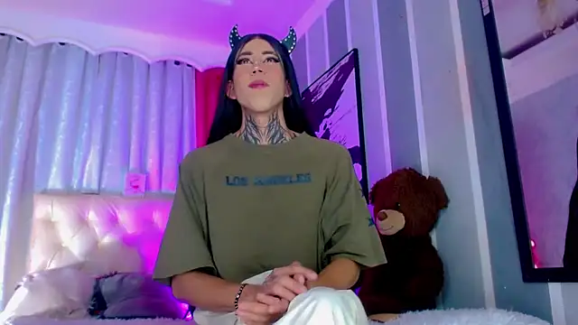 Julia Bulette1 online show from April 8, 2026, 1:38 am