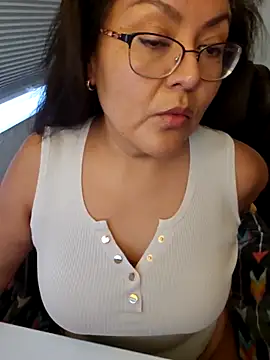 Snapshot of sw33th3art chatting on November 6, 2025, 11:15 pm sw33th3art online show from November 6, 2025, 11:15 pm