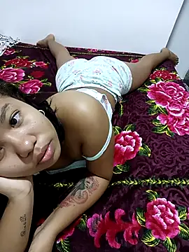 Snapshot of little_onixx chatting on February 18, 2026, 11:28 am little onixx online show from February 18, 2026, 11:28 am