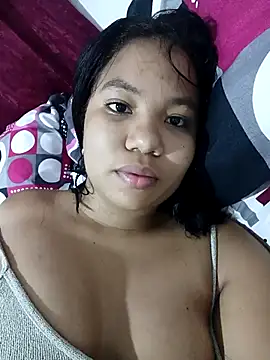 Snapshot of little_onixx chatting on February 24, 2026, 10:35 am little onixx online show from February 24, 2026, 10:35 am