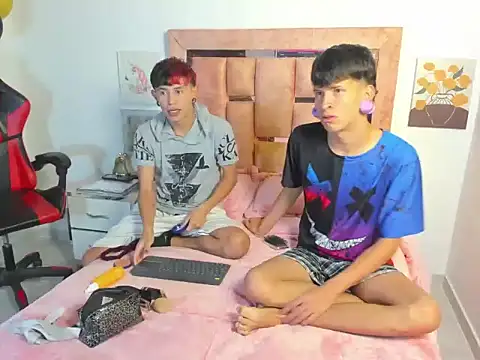 Snapshot of DemianSalvatore chatting on January 7, 2026, 8:44 pm DemianSalvatore online show from January 7, 2026, 8:44 pm