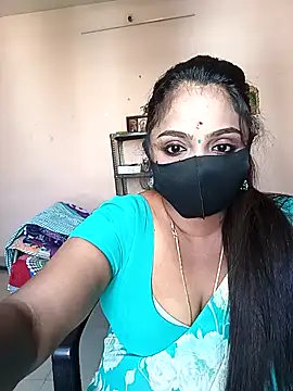 queendivya online show from May 6, 2026, 3:24 am