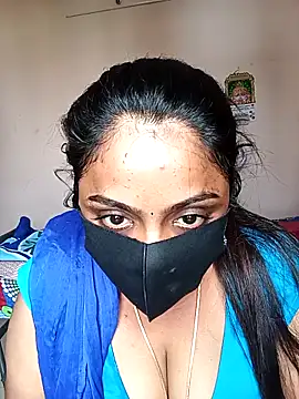 queendivya online show from May 10, 2026, 4:17 am
