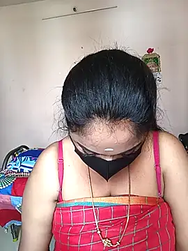 queendivya online show from May 13, 2026, 5:05 am