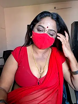 queendivya online show from July 15, 2026, 4:40 am