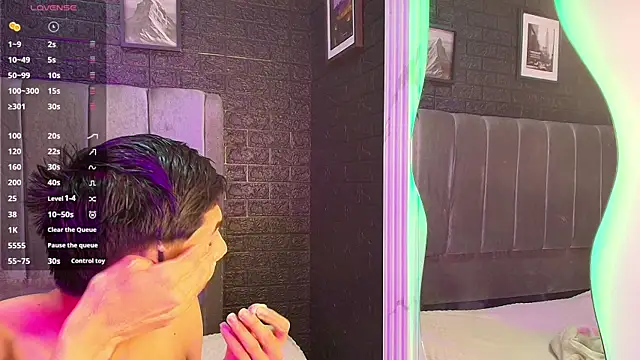 Snapshot of Erick_Velveth chatting on December 19, 2025, 6:09 am Erick Velveth online show from December 19, 2025, 6:09 am