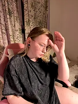 lame cat online show from November 10, 2025, 1:59 am