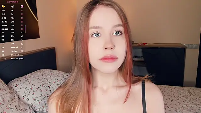 MaliaBourraine online show from January 17, 2026, 7:02 am