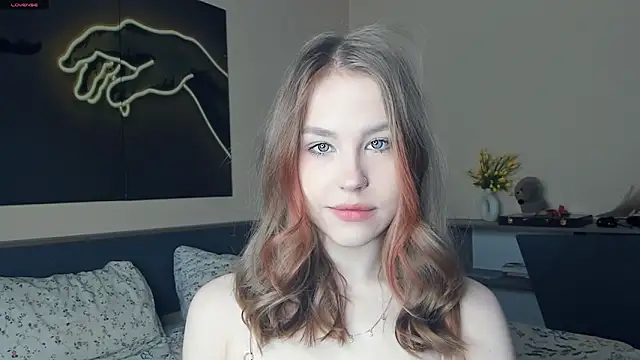 MaliaBourraine online show from April 4, 2026, 7:17 am