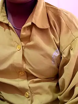 Snapshot of pari_rani7 chatting on February 9, 2026, 4:27 am pari rani7 online show from February 9, 2026, 4:27 am