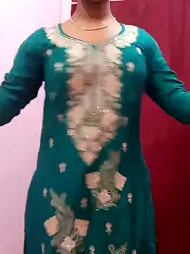 Snapshot of pari_rani7 chatting on February 14, 2026, 2:52 am pari rani7 online show from February 14, 2026, 2:52 am