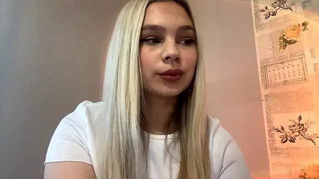 Snapshot of KylaCincotta chatting on September 24, 2025, 7:23 am KylaCincotta online show from September 24, 2025, 7:23 am