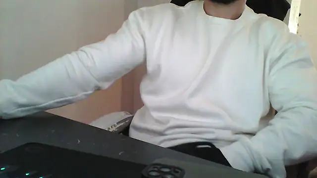 Snapshot of yourfantasy777 chatting on November 18, 2025, 4:33 pm yourfantasy777 online show from November 18, 2025, 4:33 pm