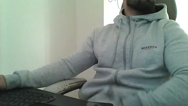 Snapshot of yourfantasy777 chatting on February 22, 2026, 5:22 pm yourfantasy777 online show from February 22, 2026, 5:22 pm