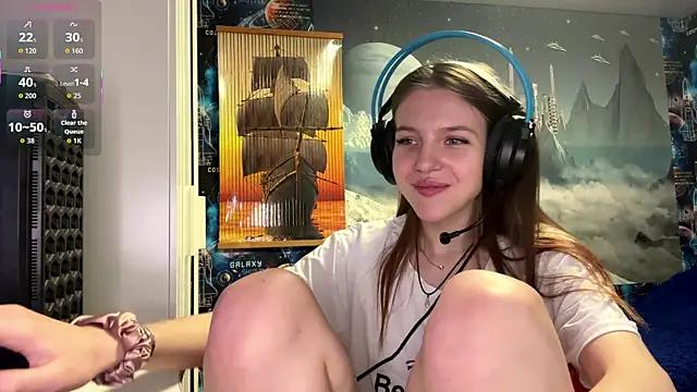 Snapshot of Elira_Breeze chatting on November 24, 2025, 12:38 pm Elira Breeze online show from November 24, 2025, 12:38 pm