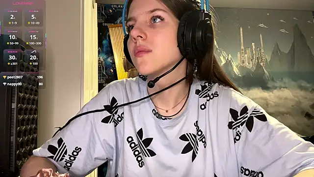 Snapshot of Elira_Breeze chatting on January 5, 2026, 5:27 pm Elira Breeze online show from January 5, 2026, 5:27 pm