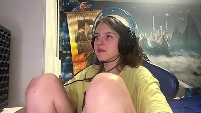 Snapshot of Elira_Breeze chatting on March 1, 2026, 4:42 pm Elira Breeze online show from March 1, 2026, 4:42 pm