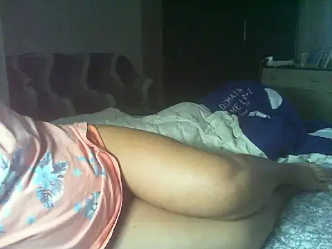 Snapshot of Lauray1 chatting on November 16, 2025, 6:46 pm Lauray1 online show from November 16, 2025, 6:46 pm