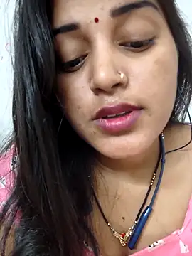 Snapshot of suzika_ chatting on November 6, 2025, 3:46 pm suzika online show from November 6, 2025, 3:46 pm