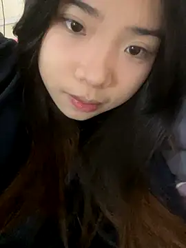 Snapshot of -Tania- chatting on December 17, 2025, 7:36 am -Tania- online show from December 17, 2025, 7:36 am