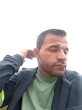 Snapshot of Claudiokkkkk chatting on December 22, 2025, 12:02 pm Claudiokkkkk online show from December 22, 2025, 12:02 pm